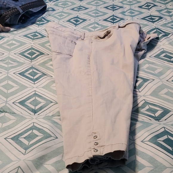 Ladles clothing - Picture 3 of 5